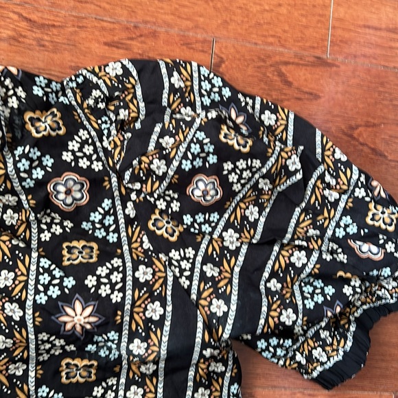 Ann Taylor medium petite blouse - Picture 3 of 6